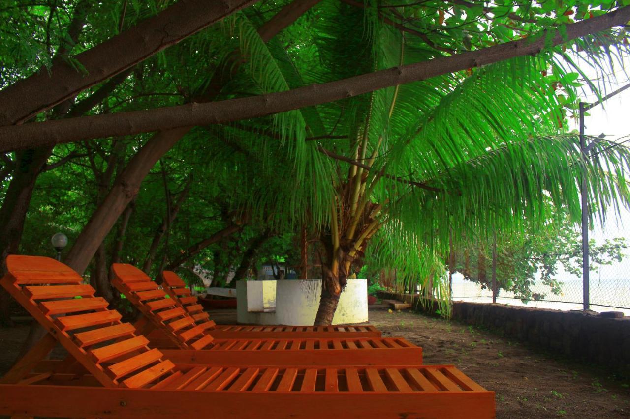 Fx72 Beach Resort Maumere Εξωτερικό φωτογραφία
