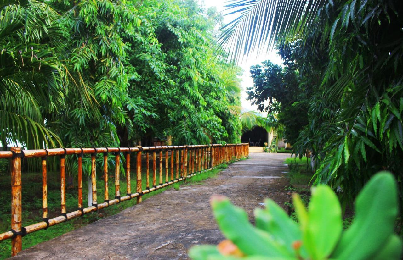 Fx72 Beach Resort Maumere Εξωτερικό φωτογραφία